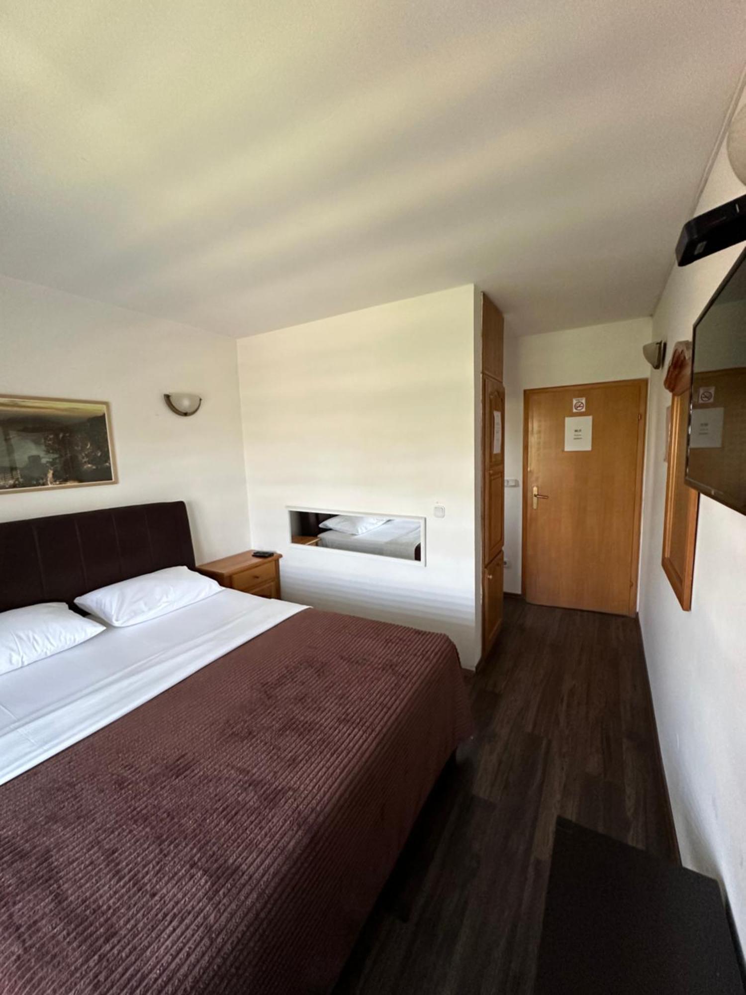 Hotel Prenociste Samir Gradacac Exterior foto